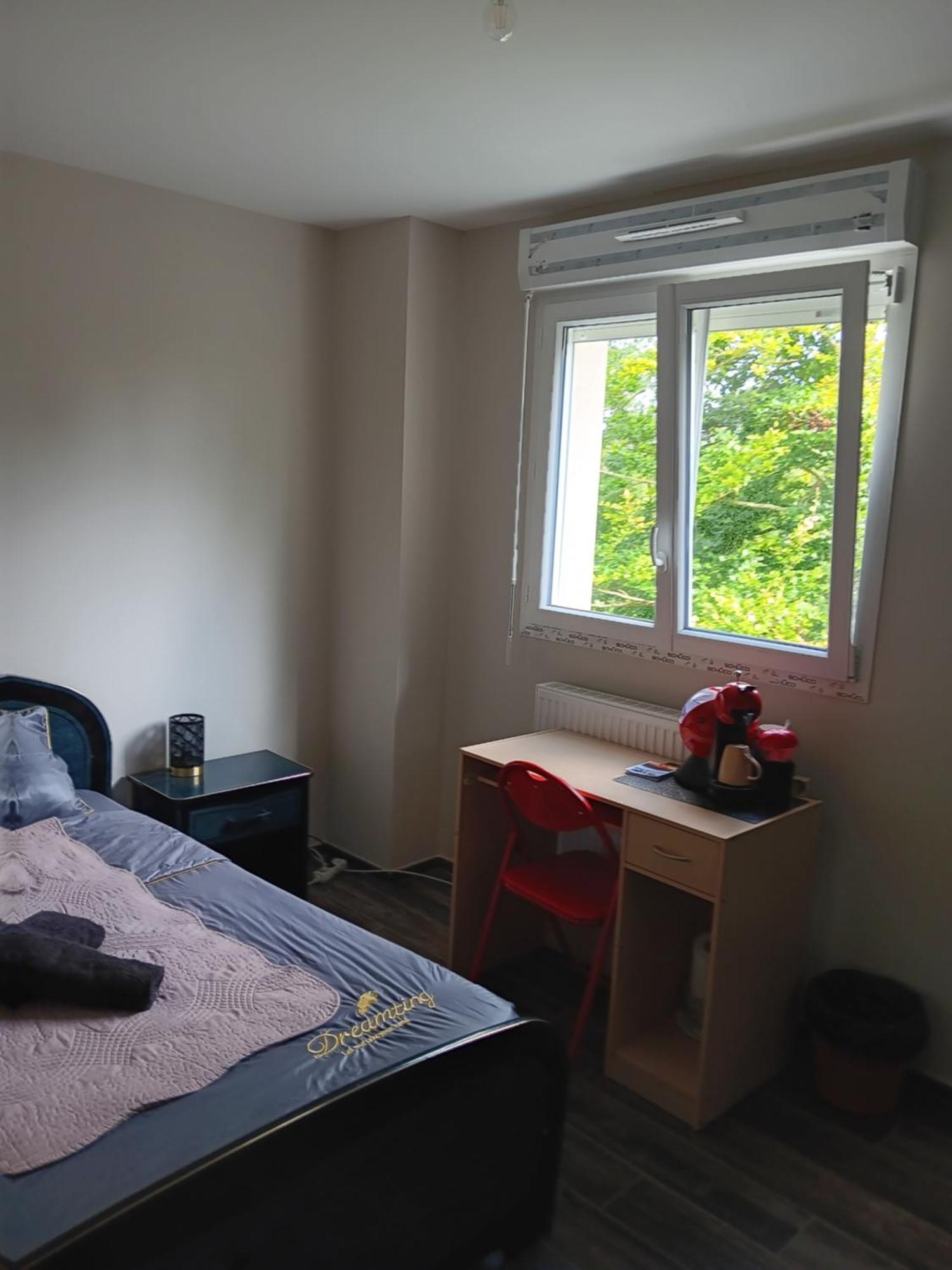 Chambre Privee Dans Une Maison Familiale Charmes  Exterior foto