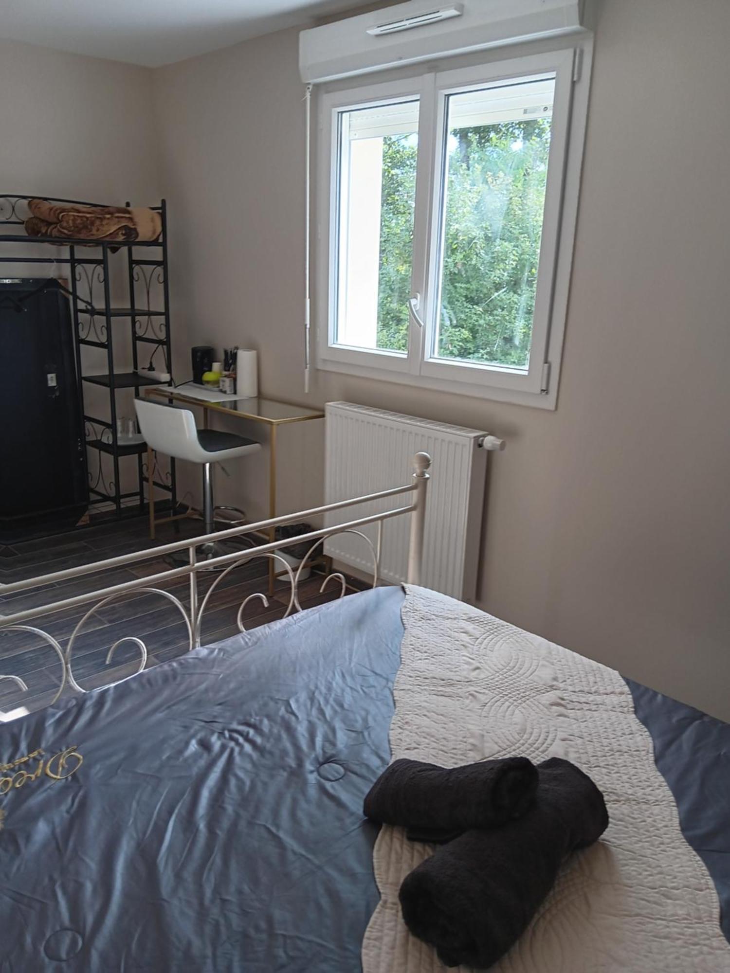 Chambre Privee Dans Une Maison Familiale Charmes  Exterior foto